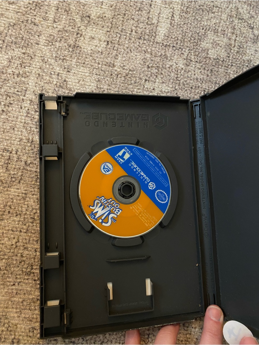 Sims Bustin' Out (Nintendo GameCube, 2003) Game Only - Picture 3 of 3